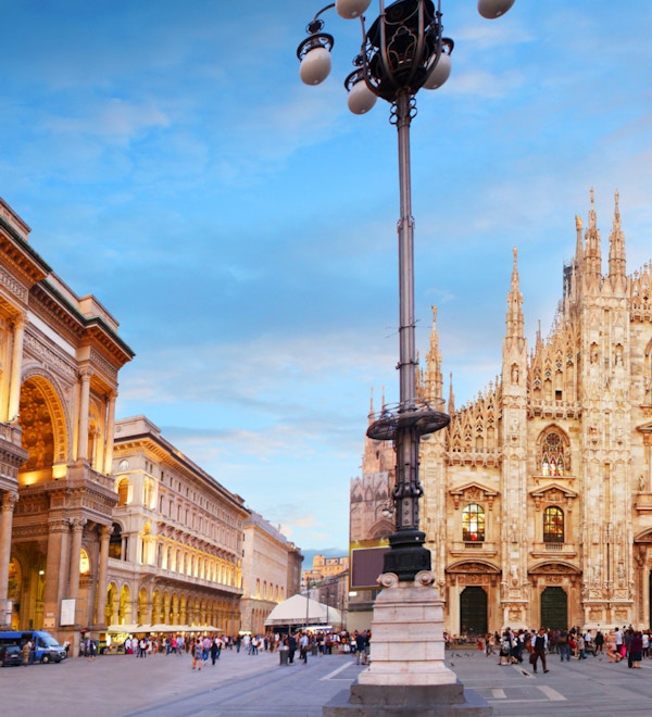 Piazza Duomo med Galleria Vittorio Emanuele II og Milanos katedral, Italia