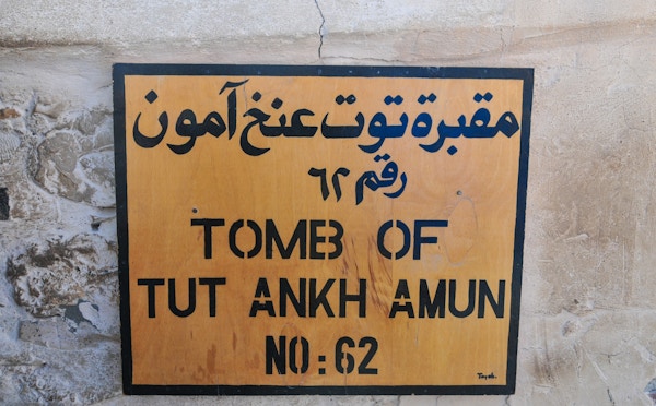 Skilt som indikerer Tut Ankh Amuns grav, Kongenes dal, Egypt
