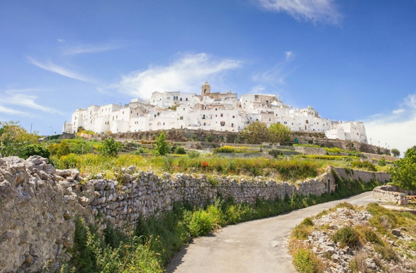 Panorama av gamlebyen i Ostuni, Puglia, Italia