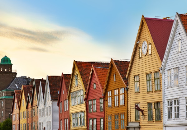 Den berømte Bryggen i Bergen, Norge - med arkitekturbakgrunn