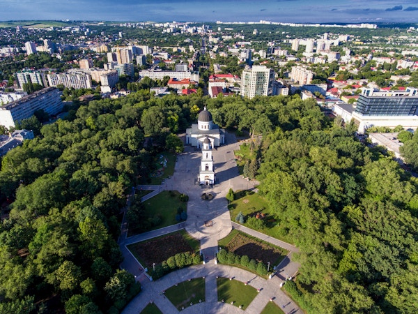 Chisinau, Moldova, luftfoto fra drone. Central Park.