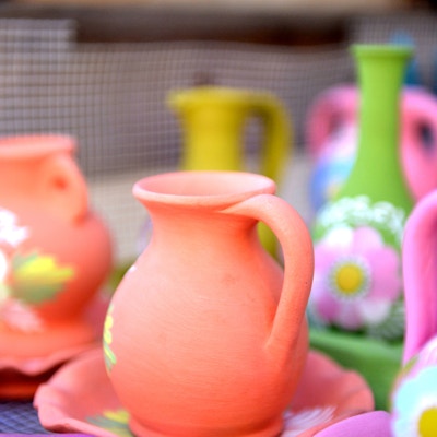 Håndlaget keramikkrukke på et marked i Makedonia
