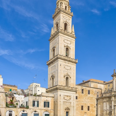 Kirketårn i gamlebyen i Lecce