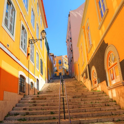 Fargerike gater i Lisboa