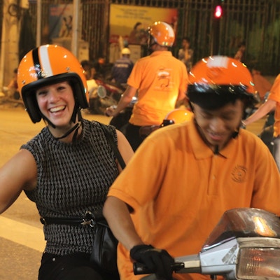 Oransje scootertur