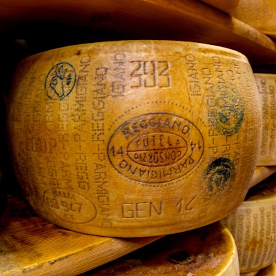 Parmigiano-Reggiano eller Parmesanost, er en hard ost, laget i Italia