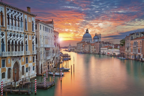 Vakre Venezia i solnedgang
