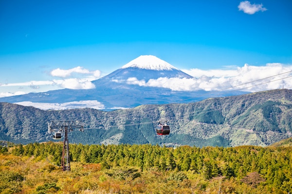 Ropeway og utsikt over fjellet Fuji fra Owakudani, Hakone. Japan.