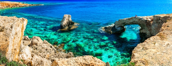 krystall turkis hav på Kypros øya