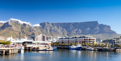 cape town v&a waterfront and table mountain