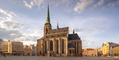 Katedral med spir