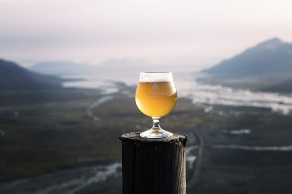 Ølglass med dugg fra Svalbard Bryggeri