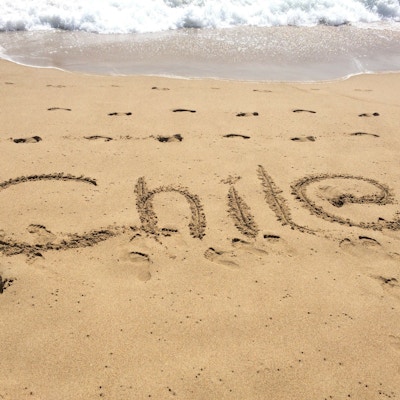 Skrift i sanden stavet Chile