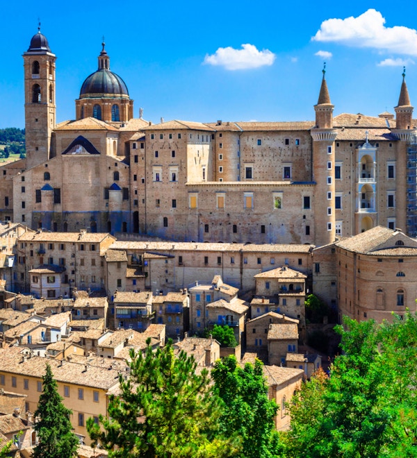 Utsikt over middelalderbyen Urbino, Marche, Italia.
