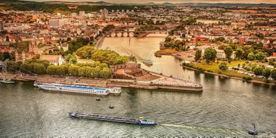 To elver møtes ved byen Koblenz